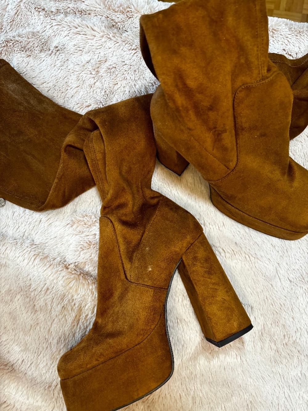 Ocre Suède boots